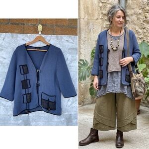 Jaskar Artsy  Cardigan size large
